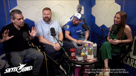 Mortal Kombat 1以Omni-Man J.K.的原始声音为特色西蒙斯